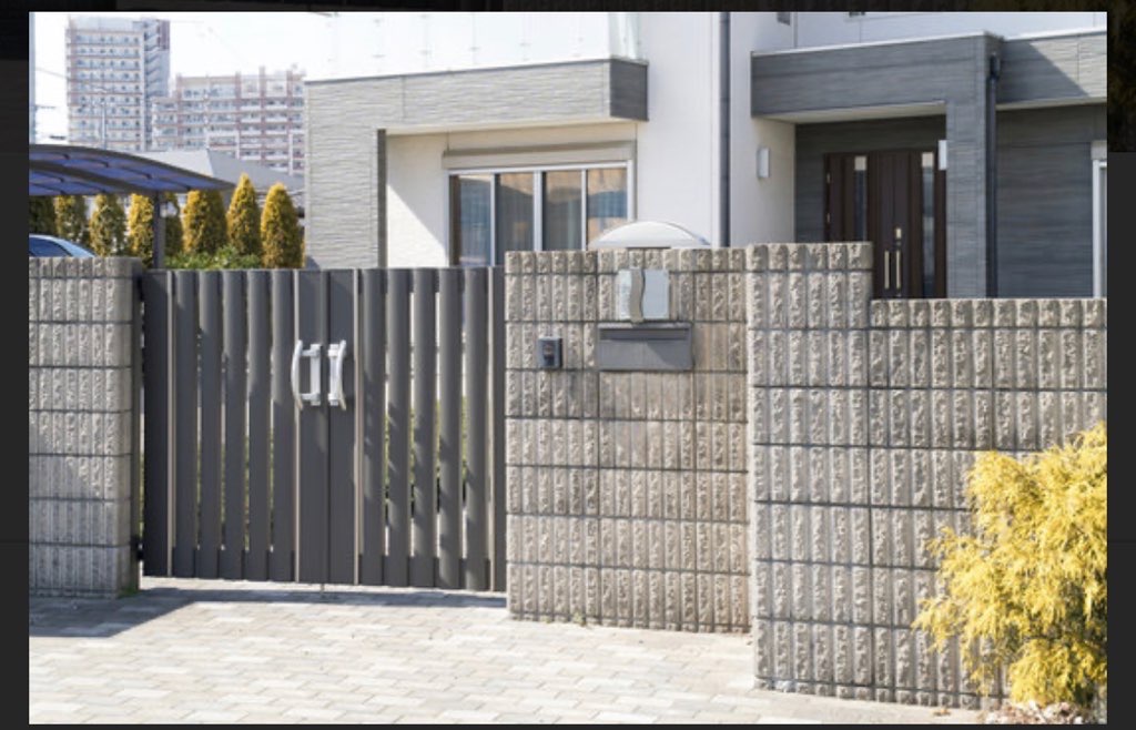 台風被害で門扉も。保険おろしたい？台風救済センターならできます