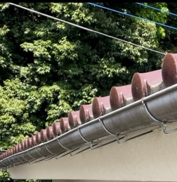 樋（トイ）の曲がりは火災保険対象です。少しでも曲がっていたら申請