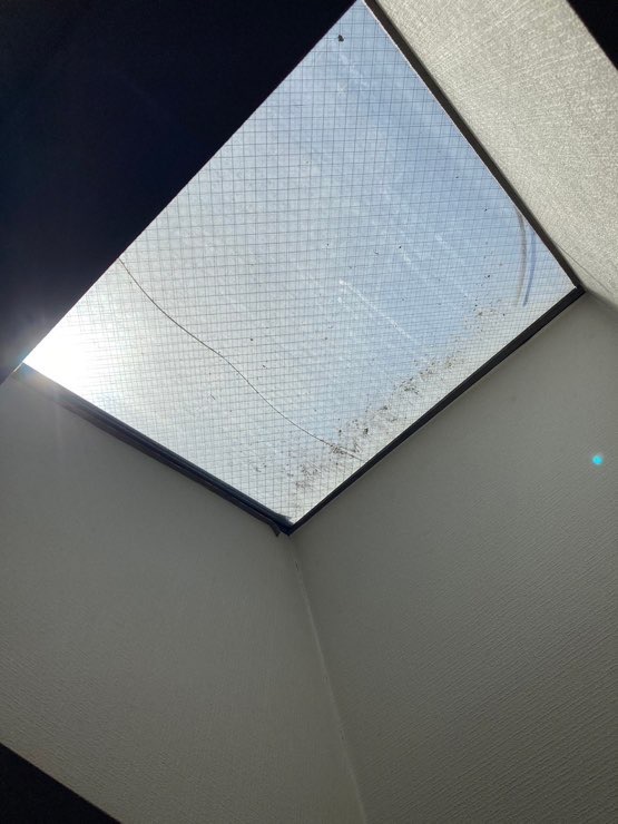天窓が壊れたら火災保険で直せる!?意外にかかる天窓の費用は実費?