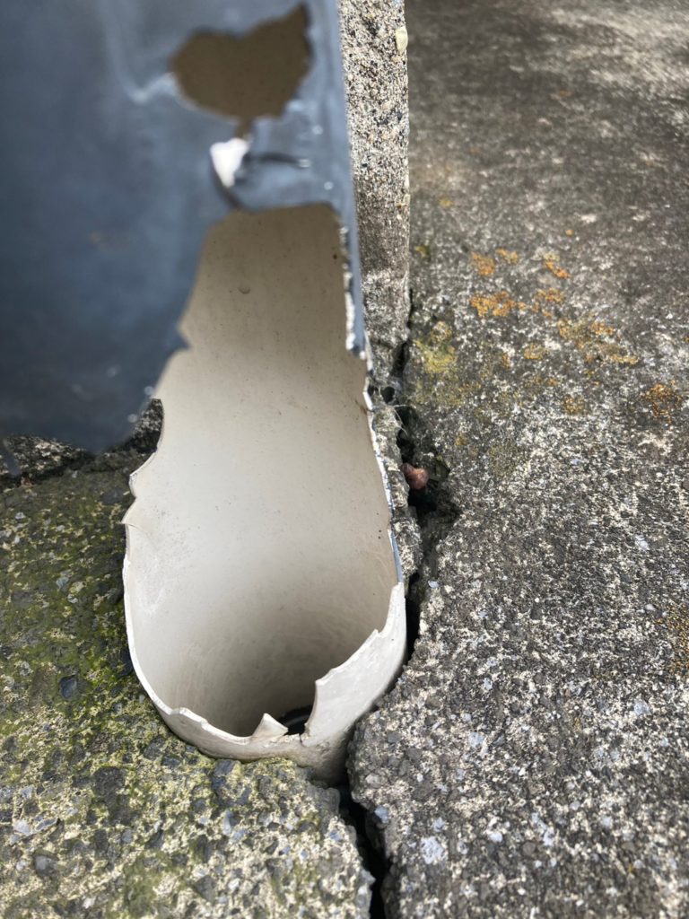 竪樋って折れやすいの知ってますか？意外にもろいたてどいは火災保険で