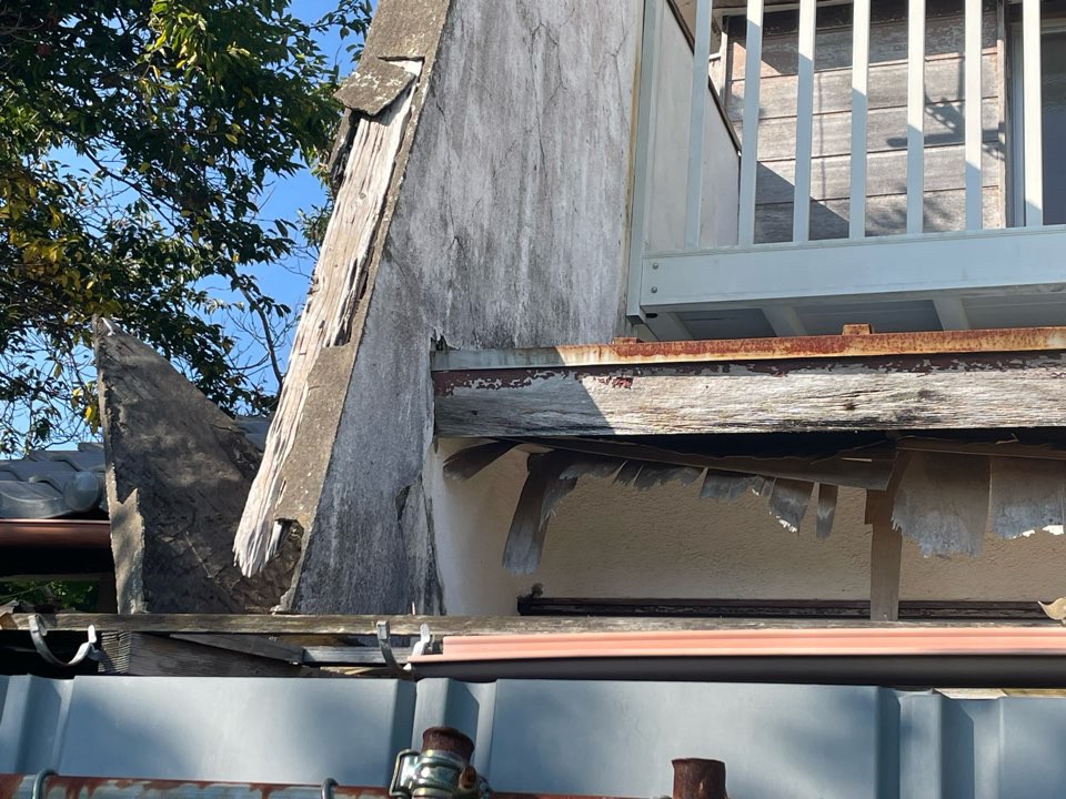 軒樋の勾配はオーバーフローの原因に！？火災保険対象なのですぐに申請